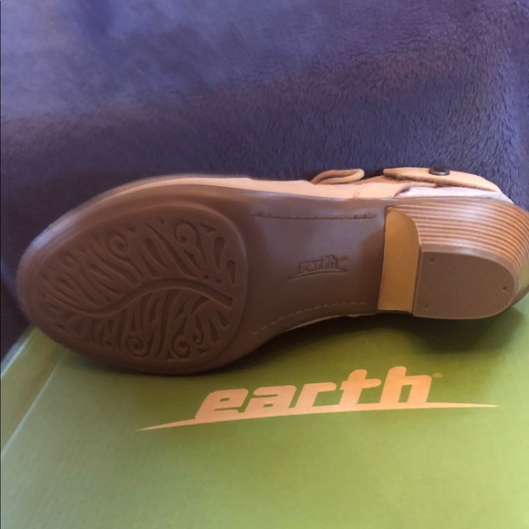 Earth Shoes Nib Earth Nubuck Leather Lace Up Sandals